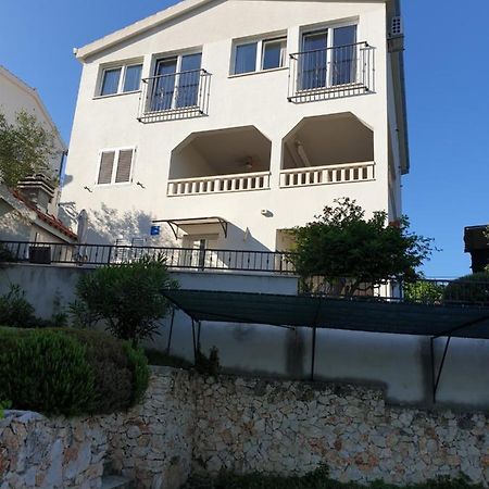 Apartments Zdenka Vinišće Exteriör bild