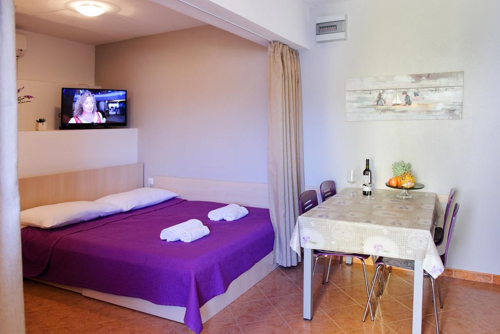 Apartments Zdenka Vinišće Rum bild