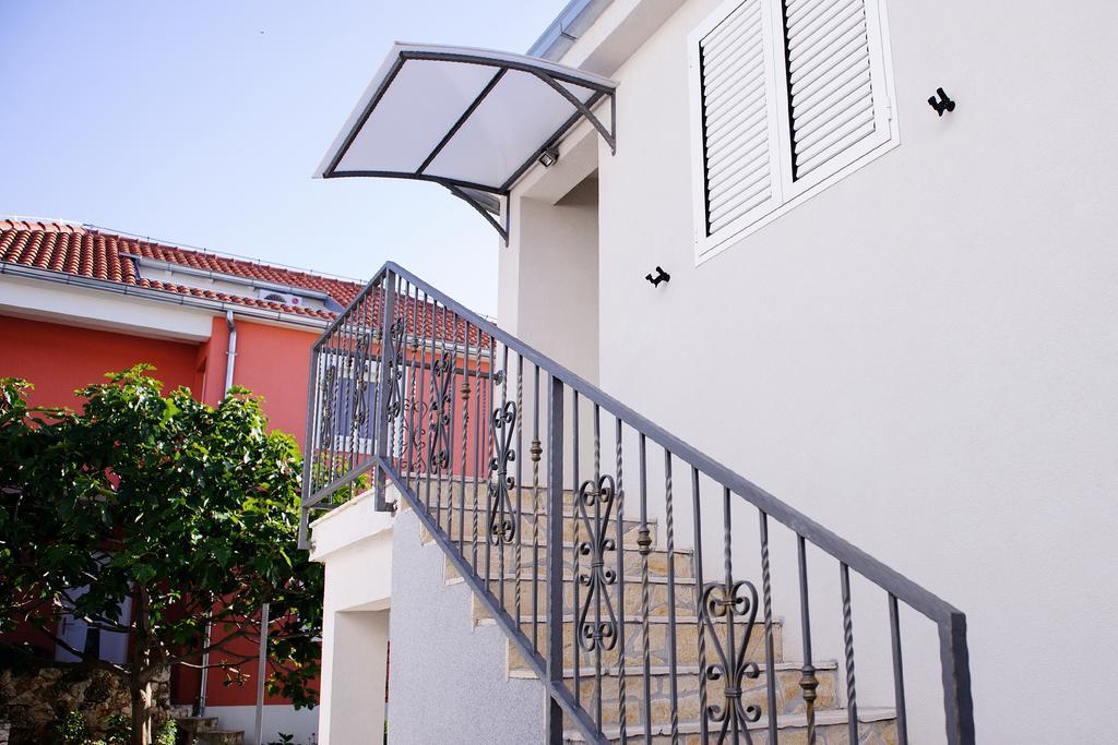 Apartments Zdenka Vinišće Exteriör bild