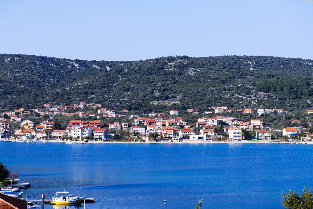 Apartments Zdenka Vinišće Exteriör bild